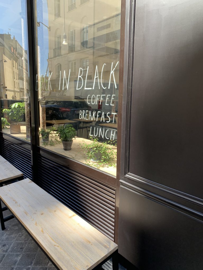 devanture-back in black -agenda-madameCrobalo